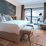Voulezvous By Les Etincelles Tignes