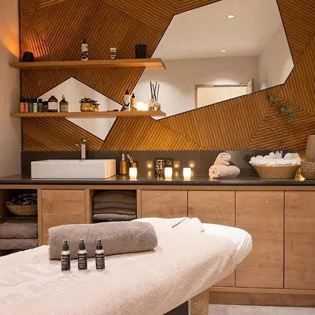 Voulezvous By Les Etincelles 5*