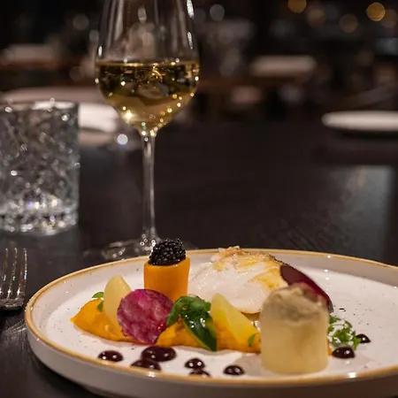 Voulezvous By Les Etincelles 5* Тинь